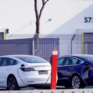 Sales of electric cars accelerate fast in 2020